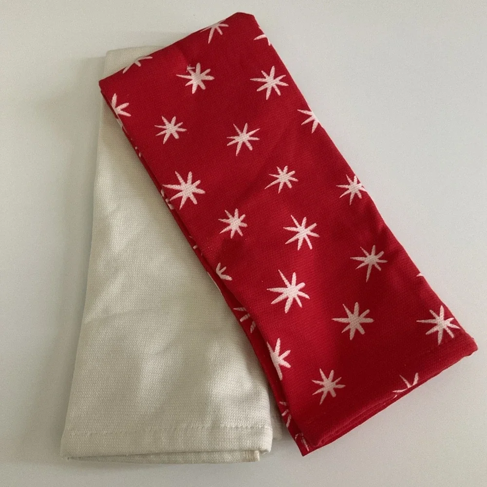 Wondershop Hand Towels 2pk White Red Christmas Subject New
